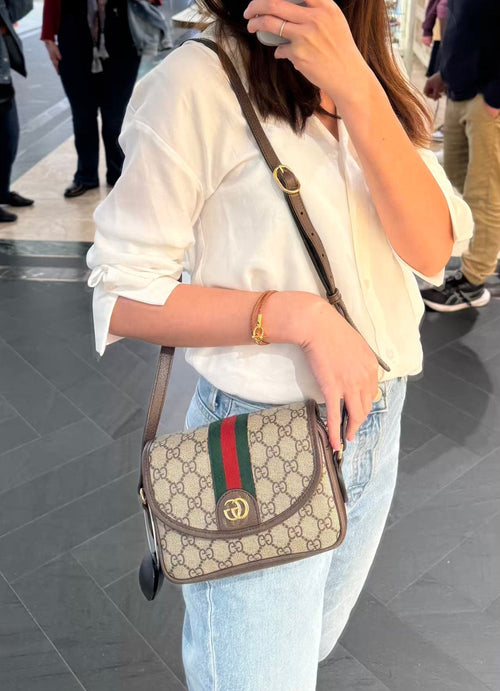 مقارنة Gucci بالشراء من بريطانيا مقابل متجر هونج كونج | أحدث مقارنة فروقات حقيقية لعام 2026 - LONDONKELLY الشراء من بريطانيا للعلامات التجارية