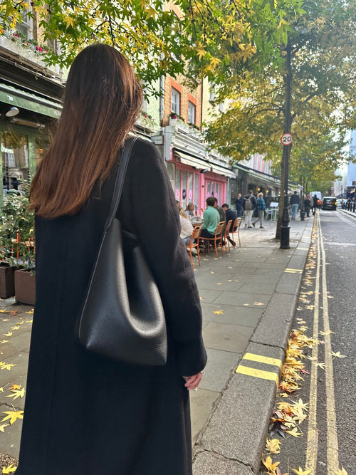 THE ROW حجم وسط حقيبة توت جلد العجل N/S Park - LONDONKELLY الشراء بالوكالة للعلامات التجارية الفاخرة من إنجلترا