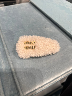 MIU MIU Shearling Hair Clip | 繆繆 髮夾 (多色)