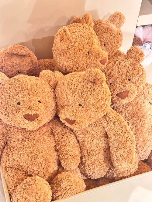 دمية دب بارثولوميو من جيليكات | دمية دب بارثولوميو (مقاسات متعددة/بني)