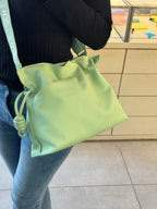 حقيبة يد فلامنكو متوسطة الحجم من لويفي | حقيبة يد لويفي (خضراء)