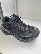 حذاء رياضي رجالي من BALENCAIGA | حذاء رياضي رجالي من Balenciaga (أسود)