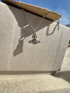 قلادة فيفيان ويستوود لندن أورب | قلادة الملكة الأم (فضية)