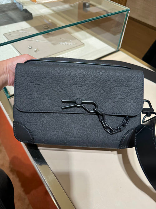 حقيبة ستيمر ماسنجر من لويس فيتون M23742 | حقيبة يد رجالية من لويس فيتون (أسود)