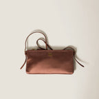 حقيبة يد صغيرة من الساتان من ميو ميو | حقيبة يد صغيرة من ميو ميو (متعددة الألوان)