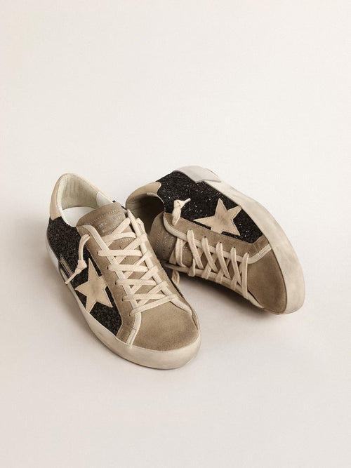 GOLDEN GOOSE Super - Star in black glitter with cream star and suede inserts | 黃金鵝 Super - Star 黑色亮片款,搭配米色星星與麂皮拼接(黑色) - LondonKelly 英國名牌代購