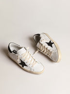 GOLDEN GOOSE Women’s Super - Star with a black Swarovski crystal star and heel tab | 黃金鵝 女款 Super - Star 搭配黑色施華洛世奇水晶星星與後跟標籤(白色) - LondonKelly 英國名牌代購