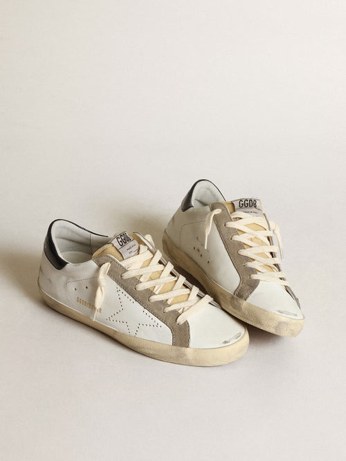 GOLDEN GOOSE Women's Super - Star with perforated star and midnight blue heel tab | 黃金鵝 女款 Super - Star 搭配鏤空星星與午夜藍色後跟標籤(白色) - LondonKelly 英國名牌代購