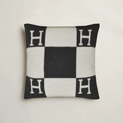 HERMES Large Avalon Pillow | 愛馬仕 枕頭 (多色) - LondonKelly 英國名牌代購