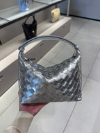 BOTTEGA VENETA BV Wallace Shoulder Bag(Mini/Silver)