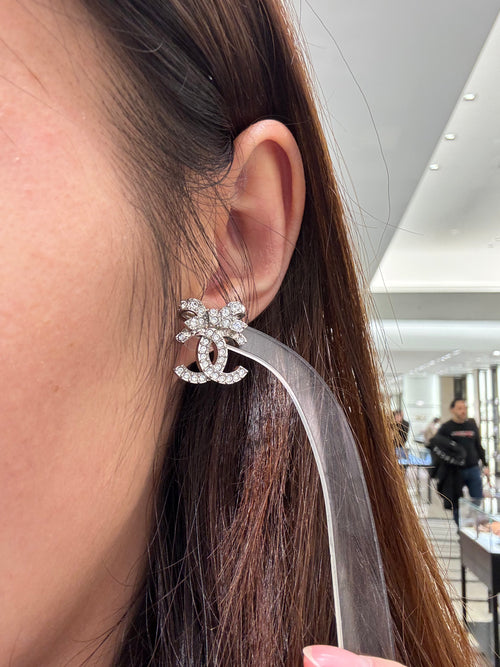 CHANEL Bow The CC Logo Earrings | Chanel Earrings (Silver)