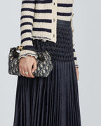 CHRISTIAN DIOR DiorTravel Nomad Pouch | 迪奧 小手袋 (中碼/藍色老花) - LONDONKELLY 英國名牌代購